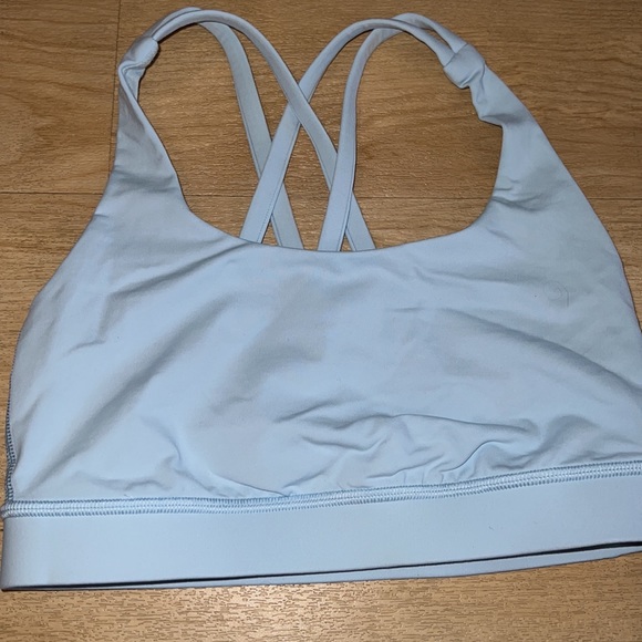 A beautiful baby blue sports bra but unfortunately I bought a size too small. - Picture 2 of 4